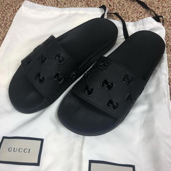 Gucci Rubber GG Slide Sandal - Picture 4 of 11
